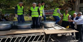 Osmanelililere Hizmet Derneğinin Geleneksel Aşure Dağıtımı