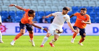 Spor Toto Süper Lig: Medipol Başakşehir: 1 - Antalyaspor: 0 (İlk Yarı)