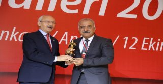 Kılıçdaroğlundan Başkan Nehire Ödül