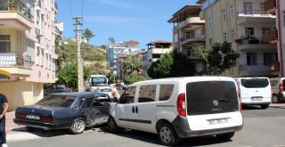 Manavgatta Trafik Kazası: 1 Yaralı
