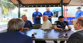 İkiz Kardeşler Aynı Karakolda Askerlik Yapıyor