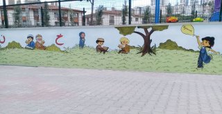 Mamak Duvarları Tuvale Döndü