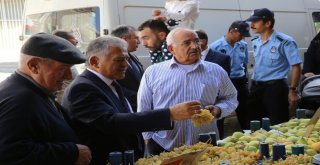 Başkan Büyükkılıç Hürriyet Semt Pazarında