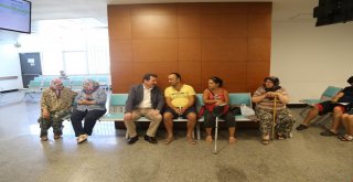 Vali Tavlı, Mehmet Akif Ersoy Devlet Hastanesinde Vatandaşlarla Bayramlaştı