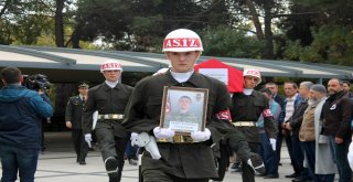 Eğitim Sırasında Rahatsızlanarak Kaldırıldığı Hastanede Hayatını Kaybeden Asker Son Yolculuğuna Uğurlandı