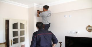 Bacaya Düşen Kedi Kurtarıldı