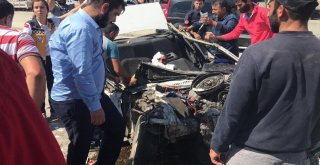 D100 Karayolunda Kamyona Arkadan Çarptı 2 Kişi Yaralandı