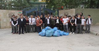 Çöpleri Bu Kez Öğrenciler Topladı