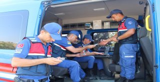 Sürücülerin Bayram Şekeri Jandarmadan