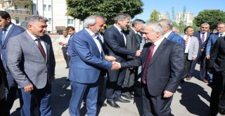 Kayseride İlk Ders Zilini Vali Kamçı Çaldı