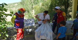 Köy Çocuklarına Bayram Tıraşı Jesti