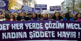 Kadınların Sesi Bursada Yankılandı: Şiddete Hayır!