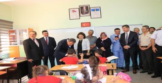 Burdur'da 43 Bin 828 Öğrenci Bugün Ders Başı Yaptı.