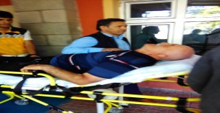 Camide Bayılan Vatandaşa İlk Müdahaleyi İmam Ve Müezzin Yaptı