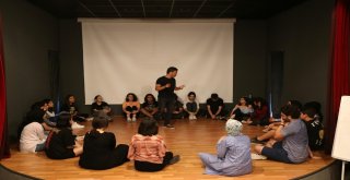 Doğaçlama Atölyesinde Farkındalıklar Gelişiyor