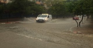 Keşanda Şiddetli Yağmur Sokakları Göle Çevirdi