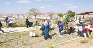 Öğrenciler Önce Ders Sonra Temizlik Yaptılar