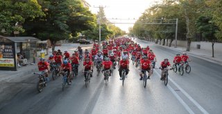 Zafer Bayramında 50 Kilometre Pedal Çevirdiler