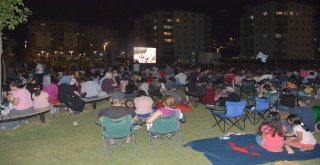 Aliağada Açık Yaz Sinema Günlerine Yoğun İlgi