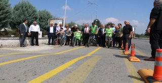 Köy Yoluna 6 Km Bisiklet Yolu