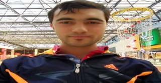 Ormanda Ölü Bulunan Genç Son Yolculuğuna Uğurlandı