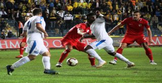 Spor Toto Süper Lig: Mke Ankaragücü: 0 - Antalyaspor: 1  (İlk Yarı)