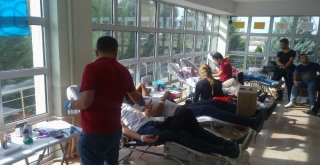 Üniversite Öğrencileri Kan Bağışında Bulundular
