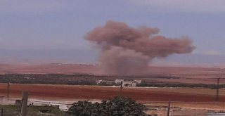 Rusya Savaş Uçakları Hama Ve İdlibi Bombaladı