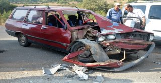 Trafiğe Kapalı Yola Giren Otomobil Tırla Çarpıştı: 3 Yaralı