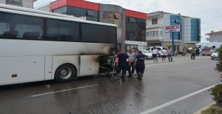 Sinopta Tur Otobüsü Seyir Halindeyken Alev Aldı