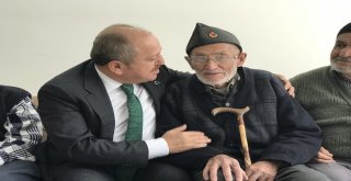 Karadağ Huzurevi Sakinlerinin Ellerini Öpüp Hayır Dualarını Aldı