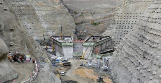 Türkiyenin En Yüksek Barajının Yapımı Sürüyor