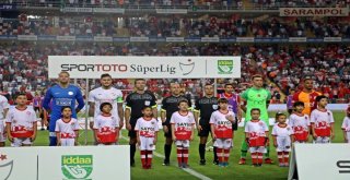 Spor Toto Süper Lig: Antalyaspor: 0 - Galatasaray: 0 (Maç Devam Ediyor)