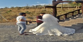 Özel Günlerini Murat Köprüsünde Ölümsüzleştiriyorlar