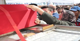 Şehit Uzman Çavuş Okan Dinçer Dualarla Uğurlandı