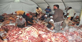 Çadır Kentte Yaşayan Suriyelilere Kurban Eti Dağıtıldı