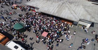 (Özel) Eminönü İskelesindeki İnsan Seli Havadan Görüntülendi