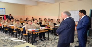 Validen Öğrencilere Teknoloji Uyarısı