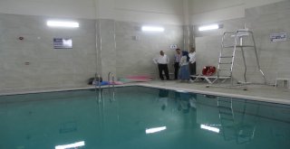 Başkan Karayoldan Minik Öğrencilere Sürpriz Ziyaret