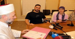 Alman Natascha Kelime-İ Şehadet Getirirken Gözyaşlarını Tutamadı