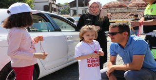 Ürkmezerden Tatilcilere Lokumlu Karşılama