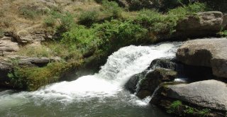 Aksarayda 392 Merdivenle İnilen Ihlara Vadisi Ziyaretçilerini Büyülüyor