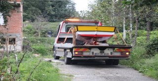 Diş Teknisyeni Evinin Altında Yaptığı Kayığı Denize İndirmek İçin Bin 500 Metre Karadan Yürüttü