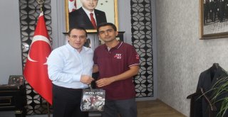 Şampiyon Öğrenciler Ödüllendirildi