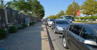 Tatilcilerin Sıra Çilesi: Yüzlerce Araç Sıra Bekliyor