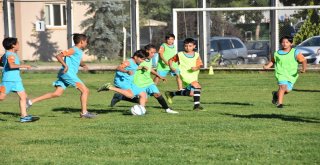 Kocasinanda Mahalleler Arası Futbol Turnuvası Düzenlendi