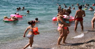 Eylül Ayında Konyaaltında Deniz Keyfi