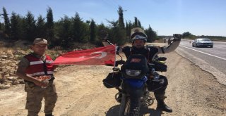 Gölbaşı İlçesinde Jandarmadan Sürücülere Bayram Şekeri