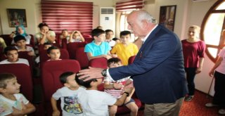 Başkan Seyfi Dingilden Kimsesiz Çocuklara Bayram Hediyesi