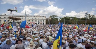 Moldovada Sağcı Ve Solcu Gruplar Arasında Çatışma